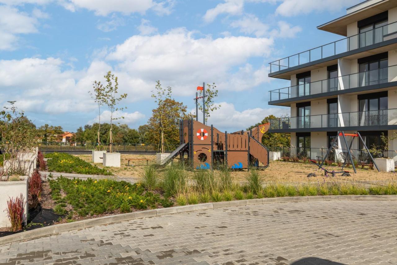 Wellness Resort Apartments Dziwnow Riverfront By Noclegi Renters Kültér fotó